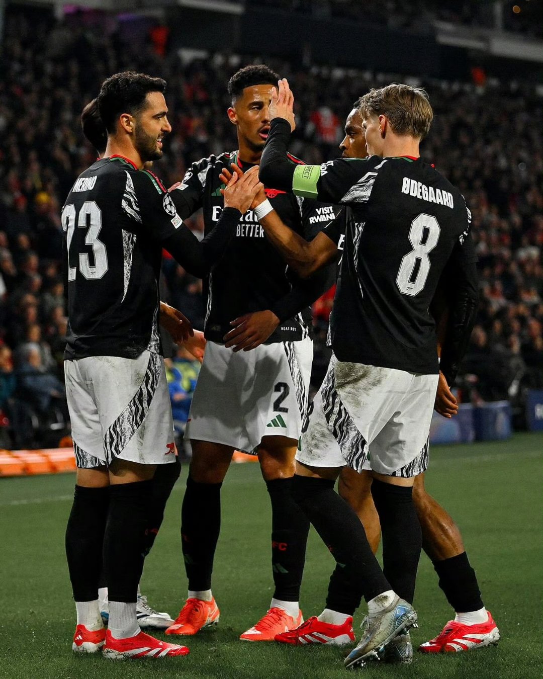 阿森纳经过苦战取得胜利，晋级下一轮