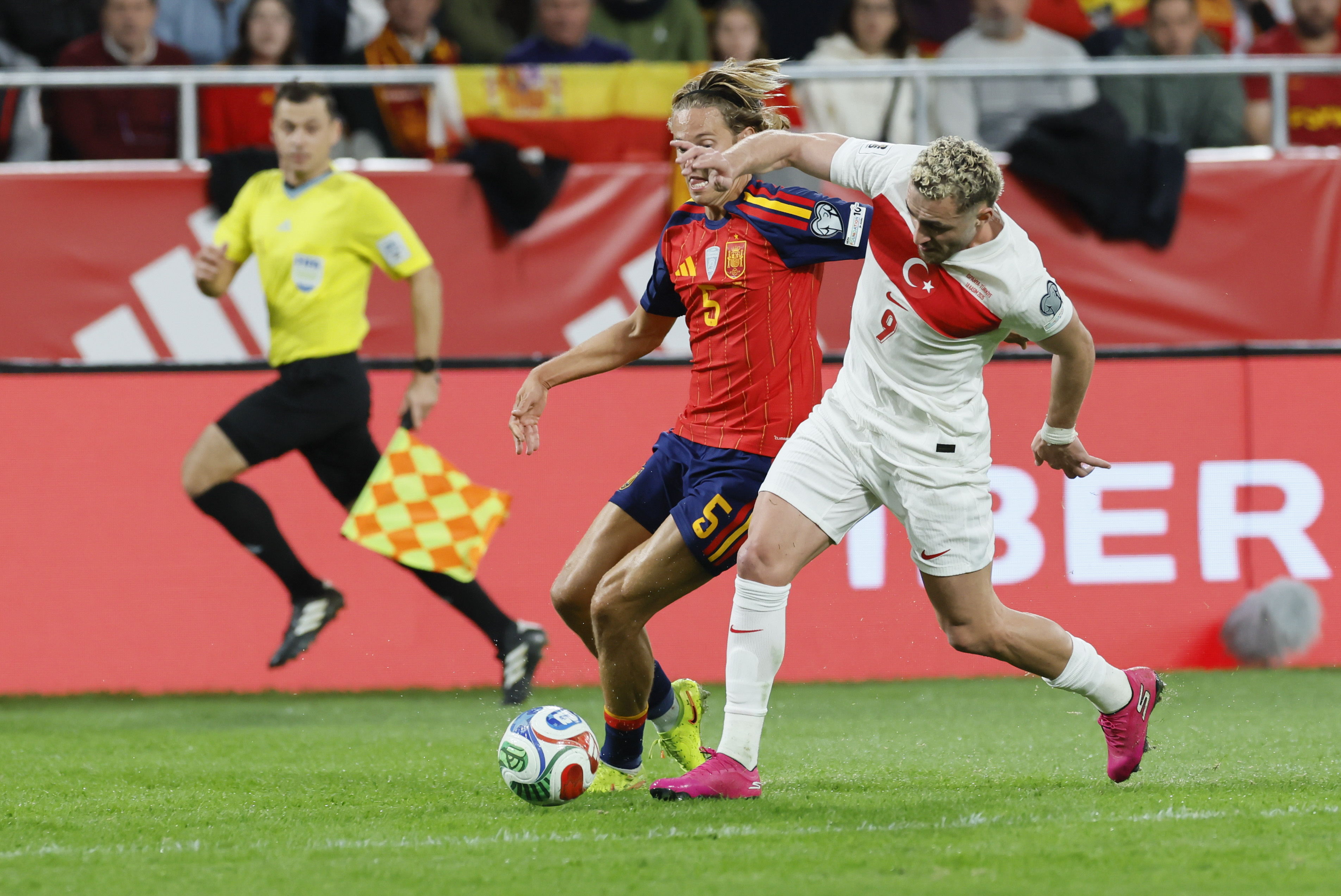 包含西班牙队欧洲预选赛火热开局,挺进决赛成为热门的词条 包含西班牙队欧洲预选赛火热开局,挺进决赛成为热门的词条