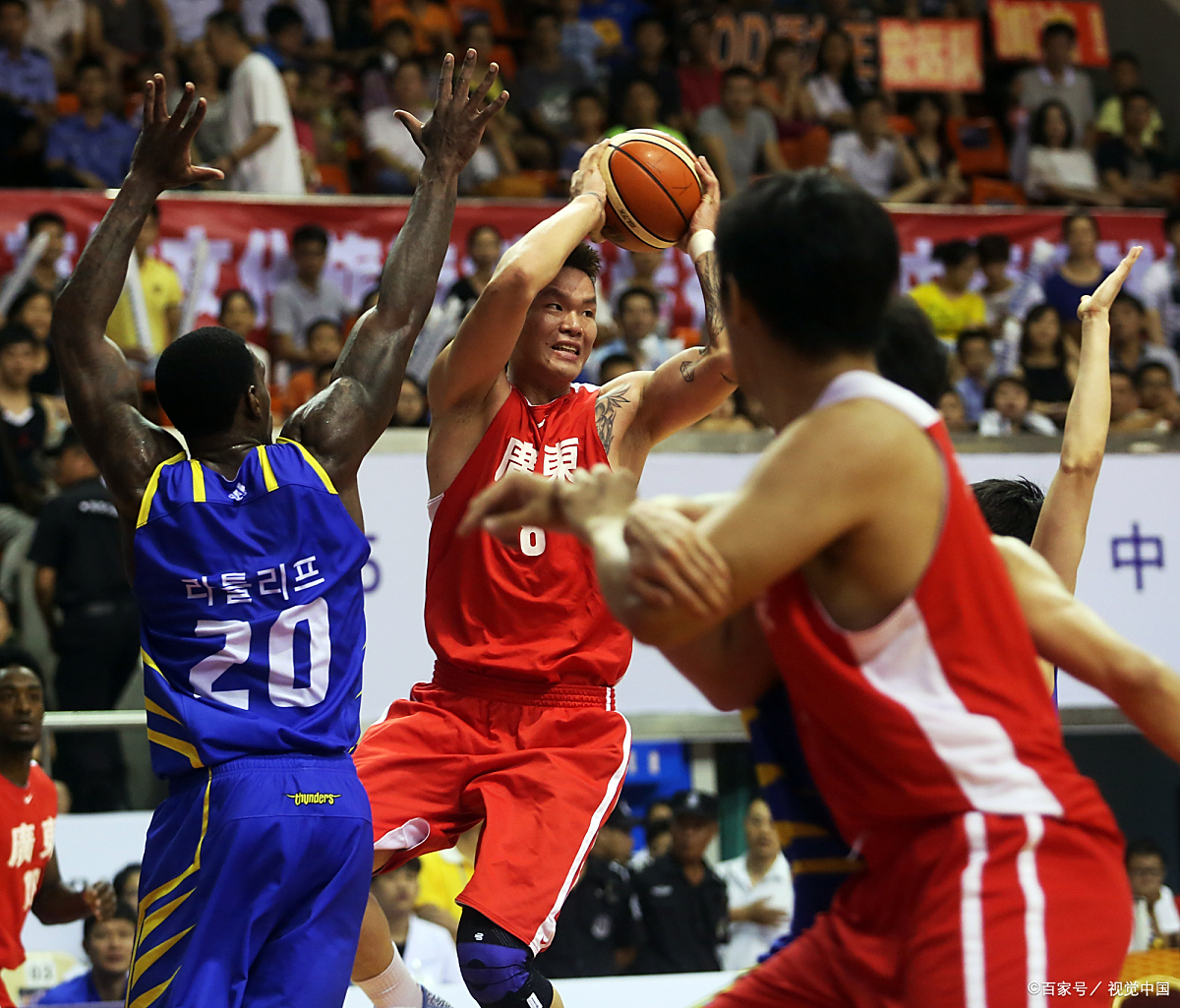 关于篮球赛事中的明星球员抢尽风头的信息 关于篮球赛事中的明星球员抢尽风头的信息